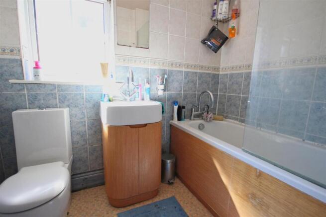 3 Inglemire Lane Cottingham (26)_lzn.jpg