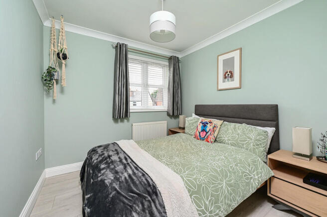 50 Frogmore Rd (1...