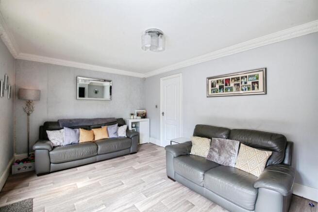 3 bed Terraced for sale Image 9