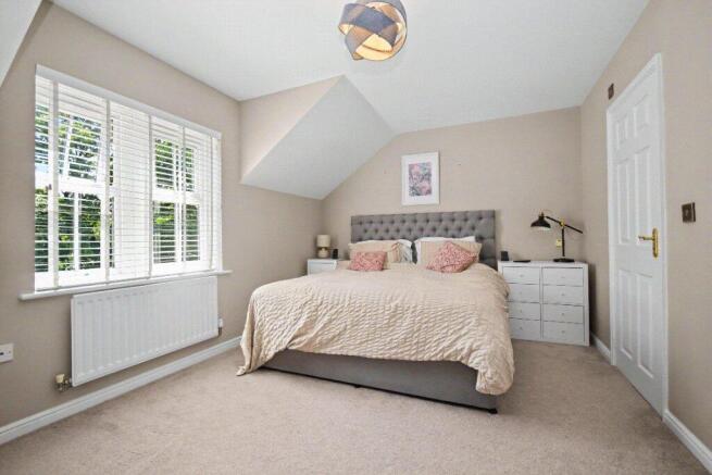 3 bed Town House for sale Image 5