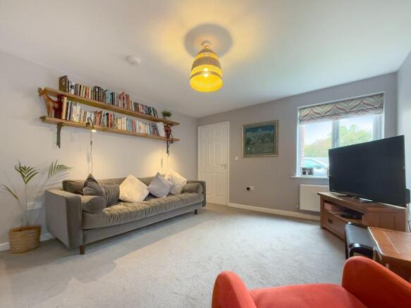 2 bed Semi-Detached for sale Image 8
