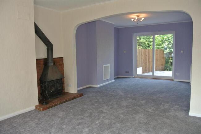 Open plan living dining.JPG