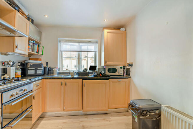 3 bed Flat for sale Image 4