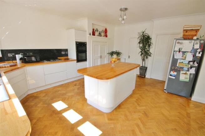 Kitchen/Breakfast Room