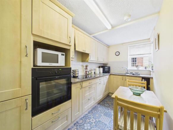 1 bed Retirement Property for sale Image 4