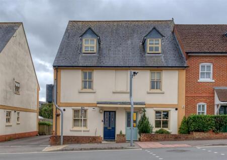 Rivers Arms Close, Sturminster Newton