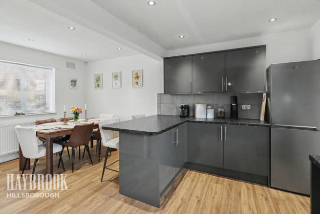 3 bed Terraced for sale Image 6