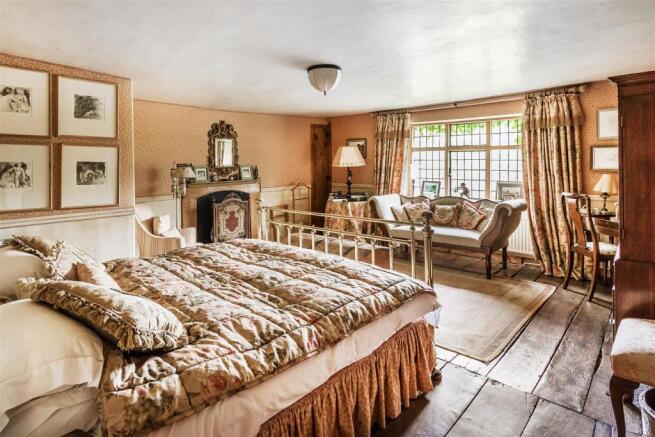 house. estate agency Cranleigh Barhatch Farm