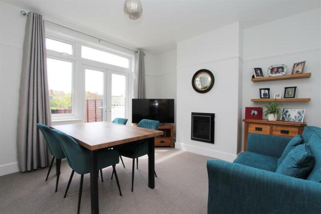 DINNING ROOM.JPG