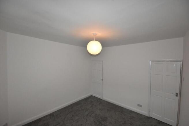 2 bed Terraced to rent Image 10