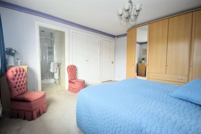 Master bedroom 1.jpg