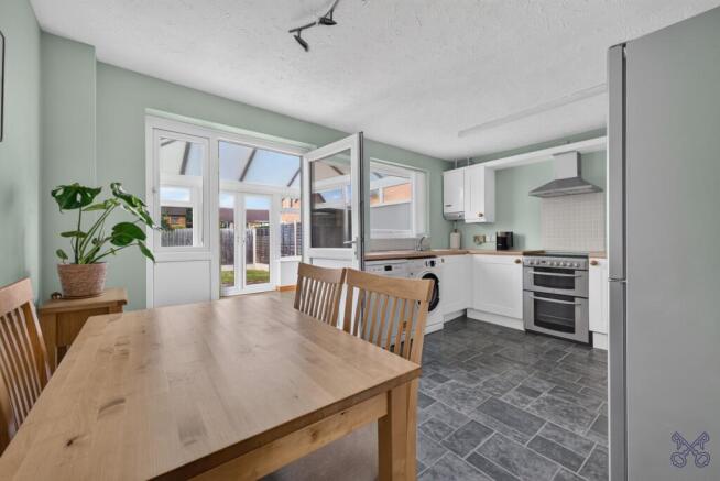St. Philips Drive, Evesham, Worcestershire, WR11 photo 4