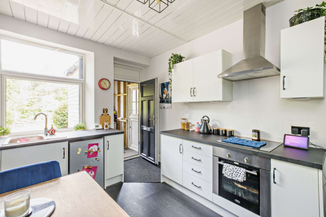 2 bed Terraced for sale Image 4