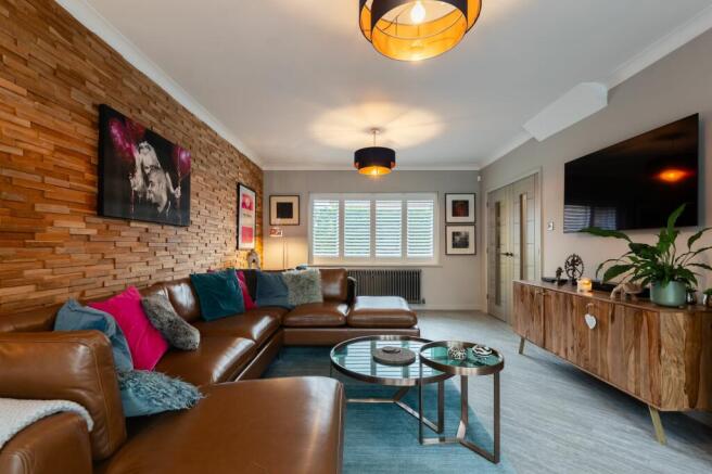 Spacious living room
