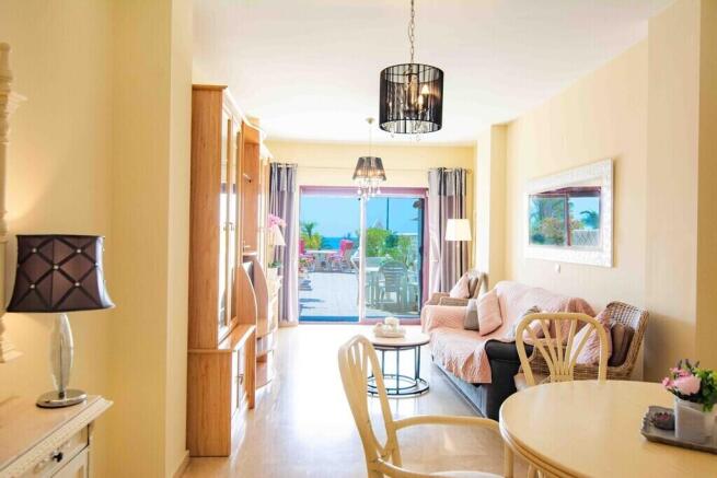 Lounge to terrace