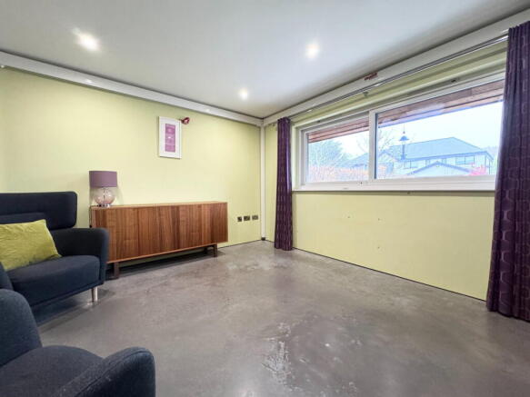 4 bed Detached for sale Image 8
