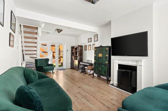 Sitting/dining room