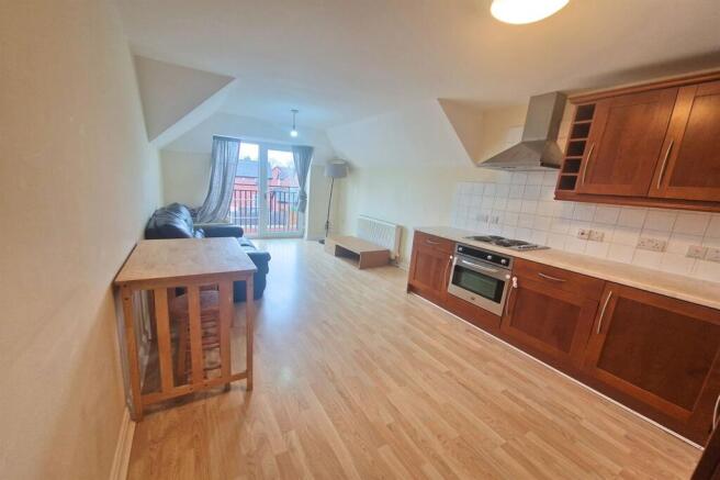 Hollyhedge Road, Hollyhedge Heights, M22 photo 2