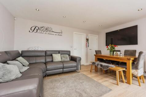 Lower Dingle, Oldham, OL1