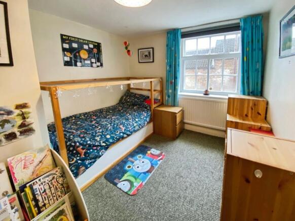 3 bed Apartment for sale Image 12