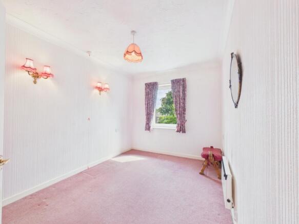 2 bed Apartment for sale Image 6