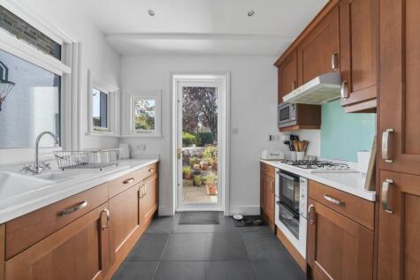 Osterley Park View Road, Hanwell, W7