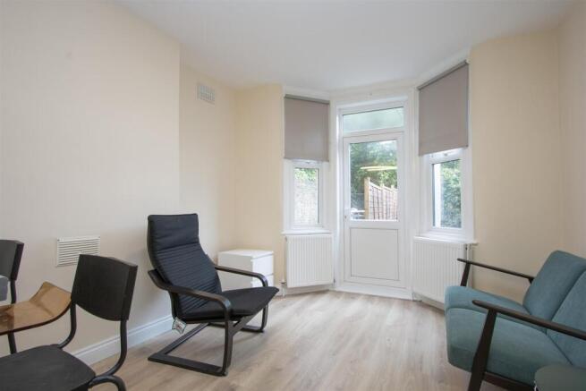 1 Maybury Street SW17 reception 1.jpg