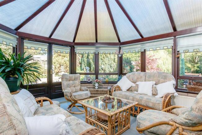 8364211-interior12.jpg