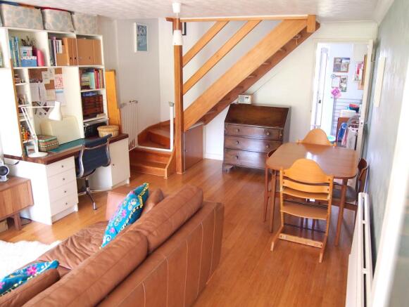 SITTING ROOM/DINING ROOM