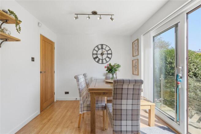 4 bed Detached for sale Image 9