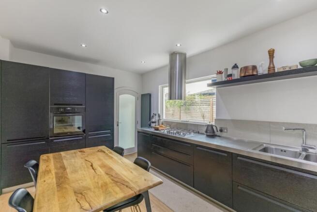 103668_48-Clive-R...