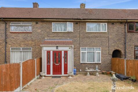 Straight Road, Romford, RM3