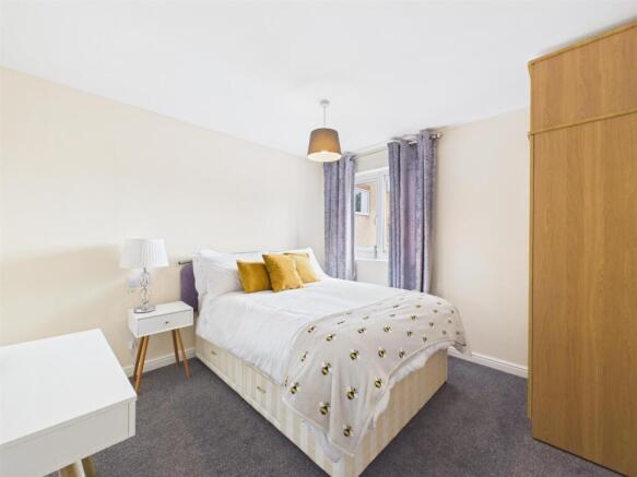 2 bed Flat for sale Image 6