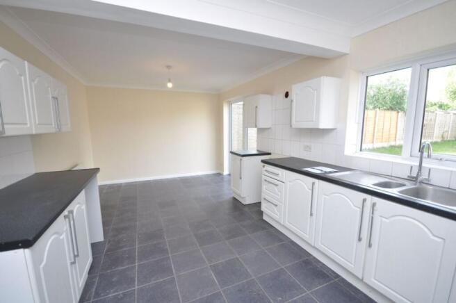 Bemerton Gardens, Kirby Cross photo 4