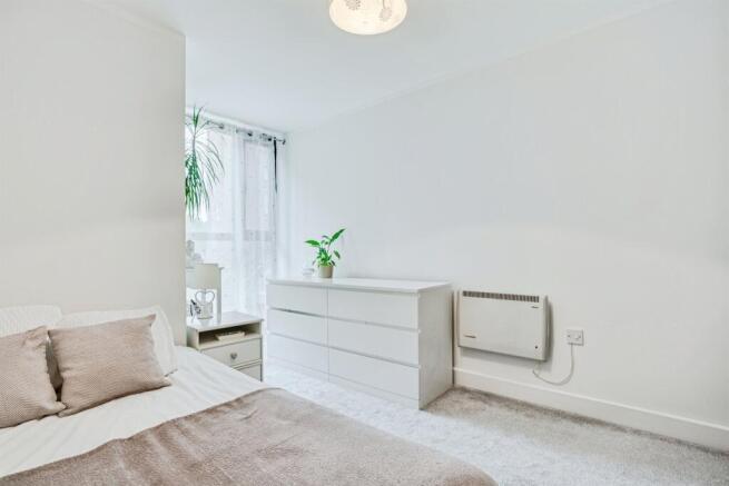 1 bed Ground Flat for sale Image 8