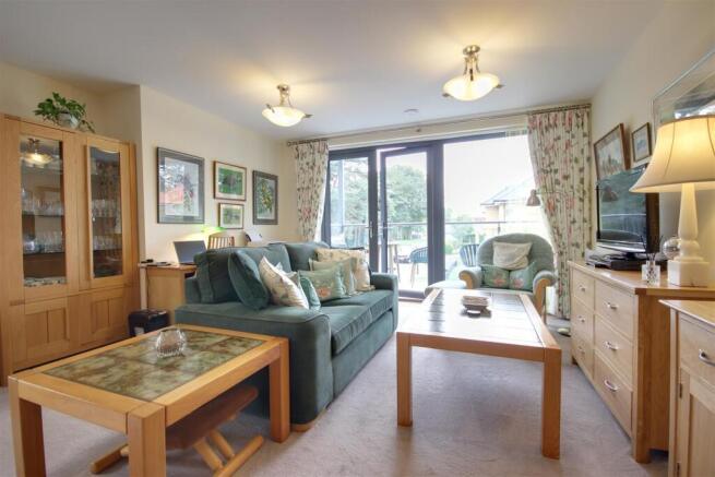 2 bed Apartment for sale Image 6