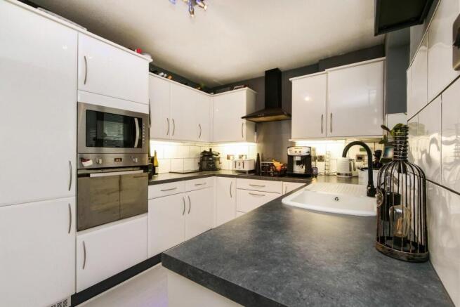 2 bed Semi-Detached for sale Image 8