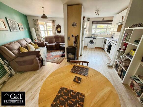 Kitchen/Living Area