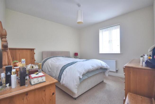 bed 1.jpg