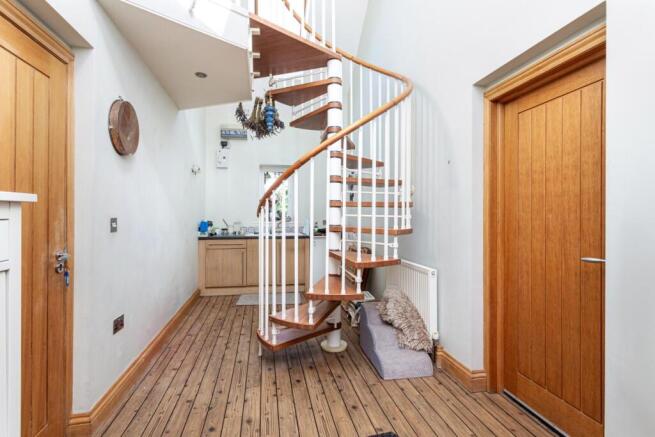 5 bed Detached for sale Image 9