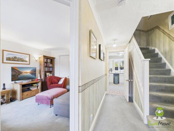 EweMove Estate Agents Basingstoke - St Thomas Clos