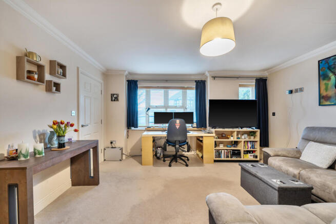 1410630-12-698c7a...