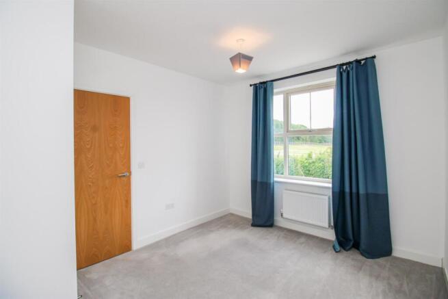4 bed Detached for sale Image 8