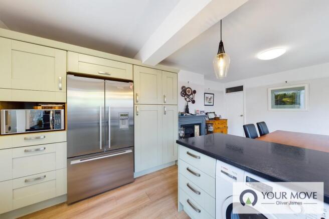Kitchen / Dining Roo