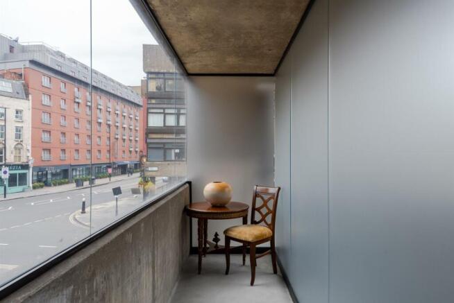 Flat 14 Blake Tower-7.jpg