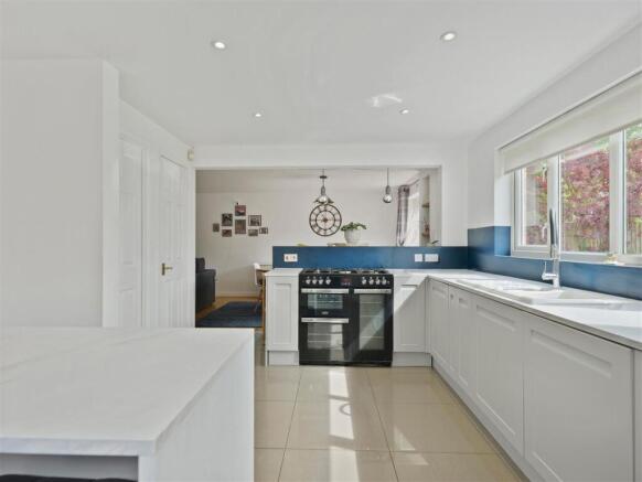 Kitchen breakfast room