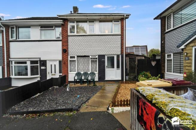 2-bed terraced on Stockley Avenue, Breightmet, Bolton, Greater Manchester, £165,000