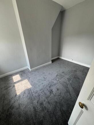 3 bed Town House to rent Image 5