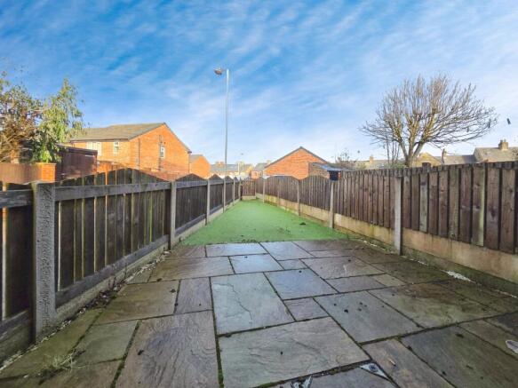 4 bed Detached for sale Image 3