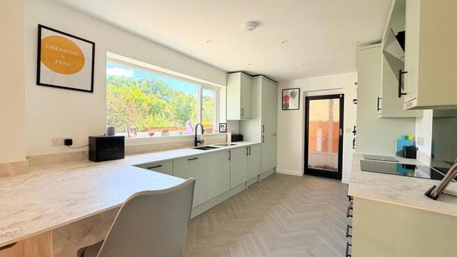 3 bed Detached for sale Image 4